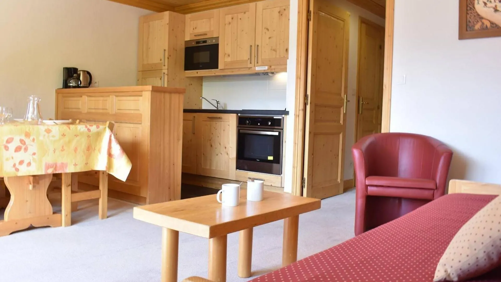 Appartement Familial 3 Pieces, Skis Aux Pieds, Meribel - Fr-1-180-649 contacts